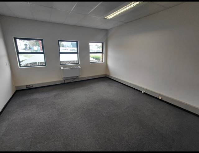 1,229M² OFFICE TO LET IN RANDJESPARK